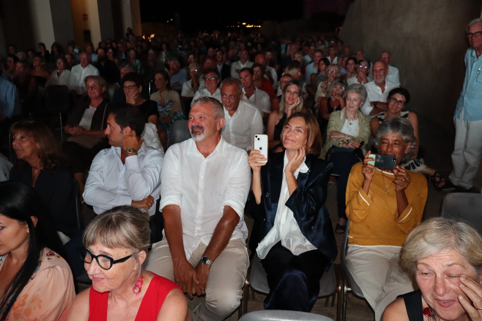 Pubblico dell’Arena della Linguella durante la serata finale del Premio Brignetti