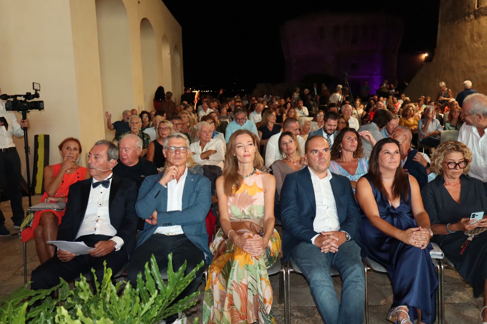 Pubblico dell’Arena della Linguella durante la cerimonia del Premio Brignetti